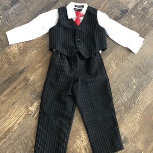 NWT 24 m / 2T 4PC IZOD Black Pin Stripe Suit